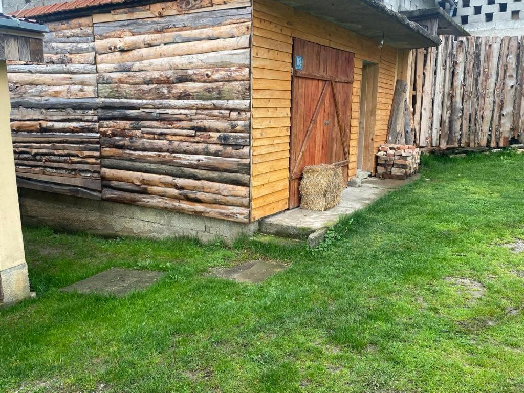 Farma 2 Guest House Cazin Exterior photo